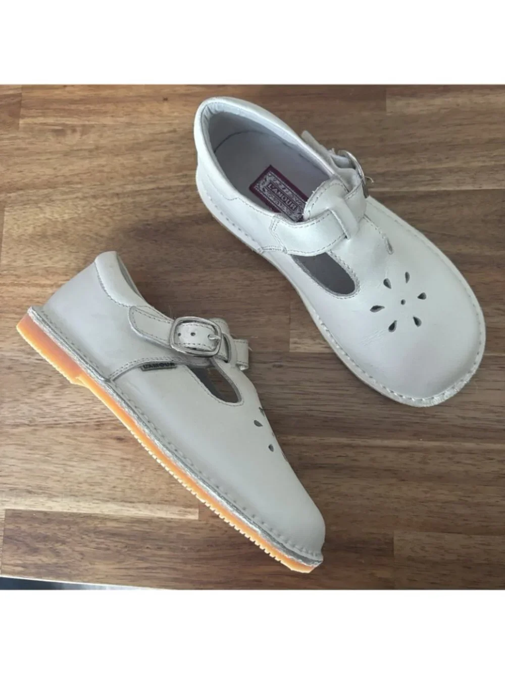 L'Amour Girls Shoes Classic Off White Leather Mary Jane T-strap Size 12 School